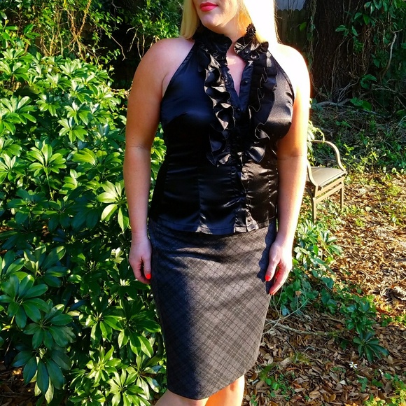 Forever 21 Tops - Forever 21 Satin Ruffle Top